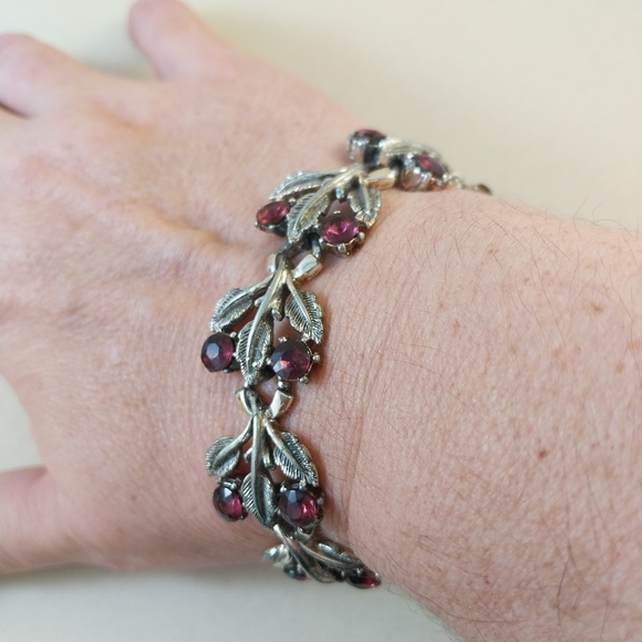 Jewelcraft Silver and Purple Leaf Bracelet - Picture 5 of 16